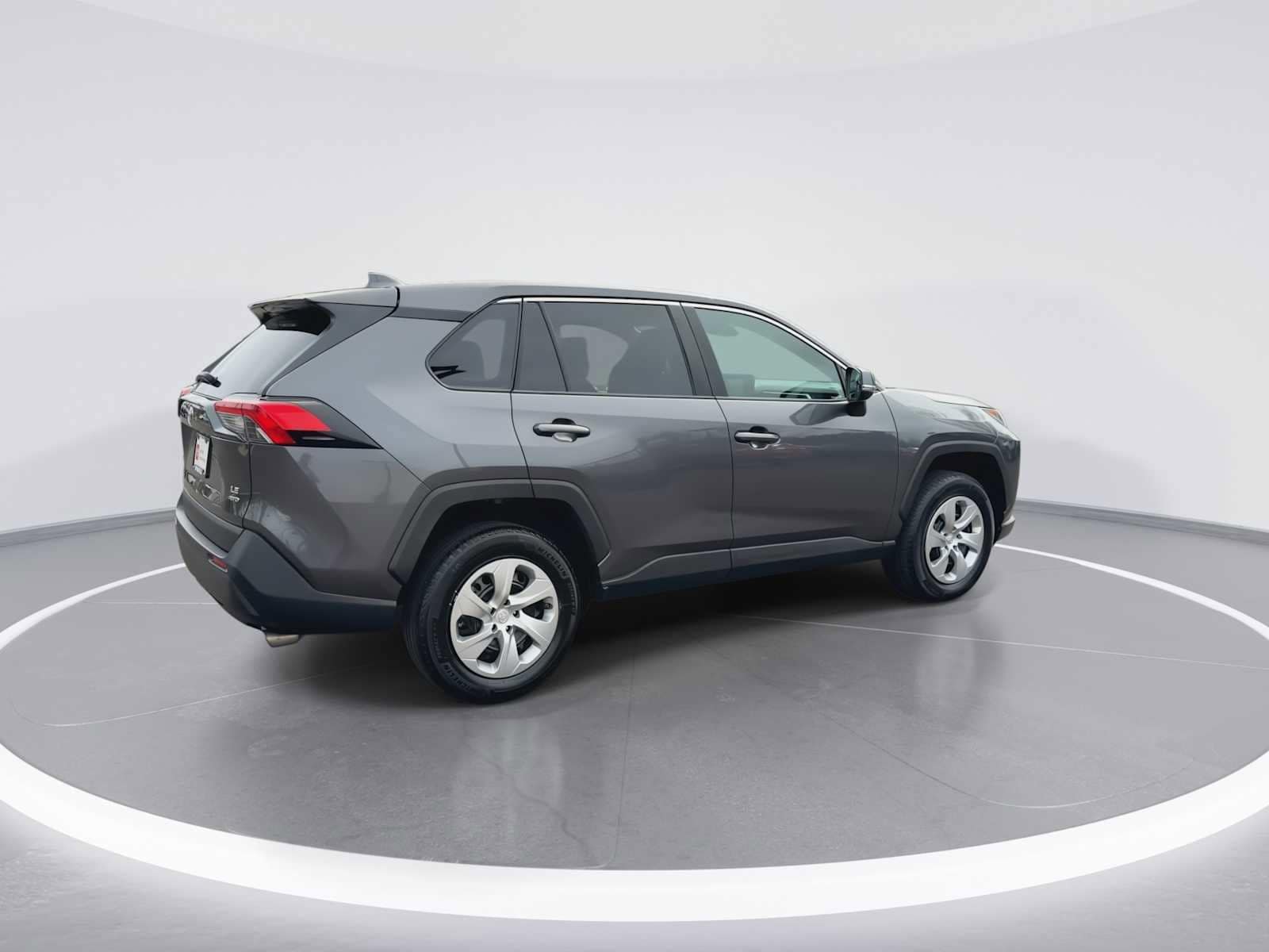 Thumbnail: 2022 Toyota RAV4 - 8