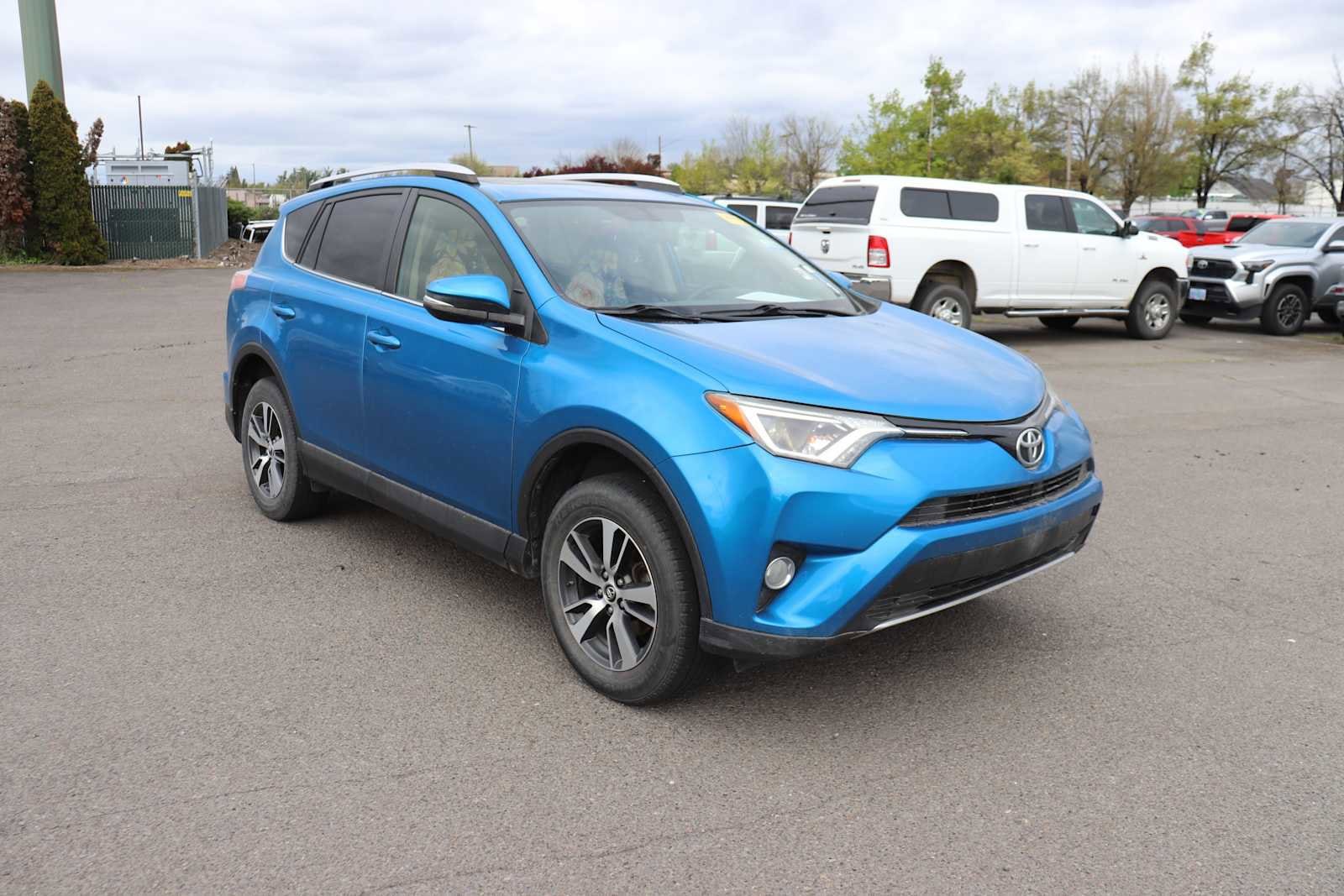 Thumbnail: 2016 Toyota RAV4 - 3