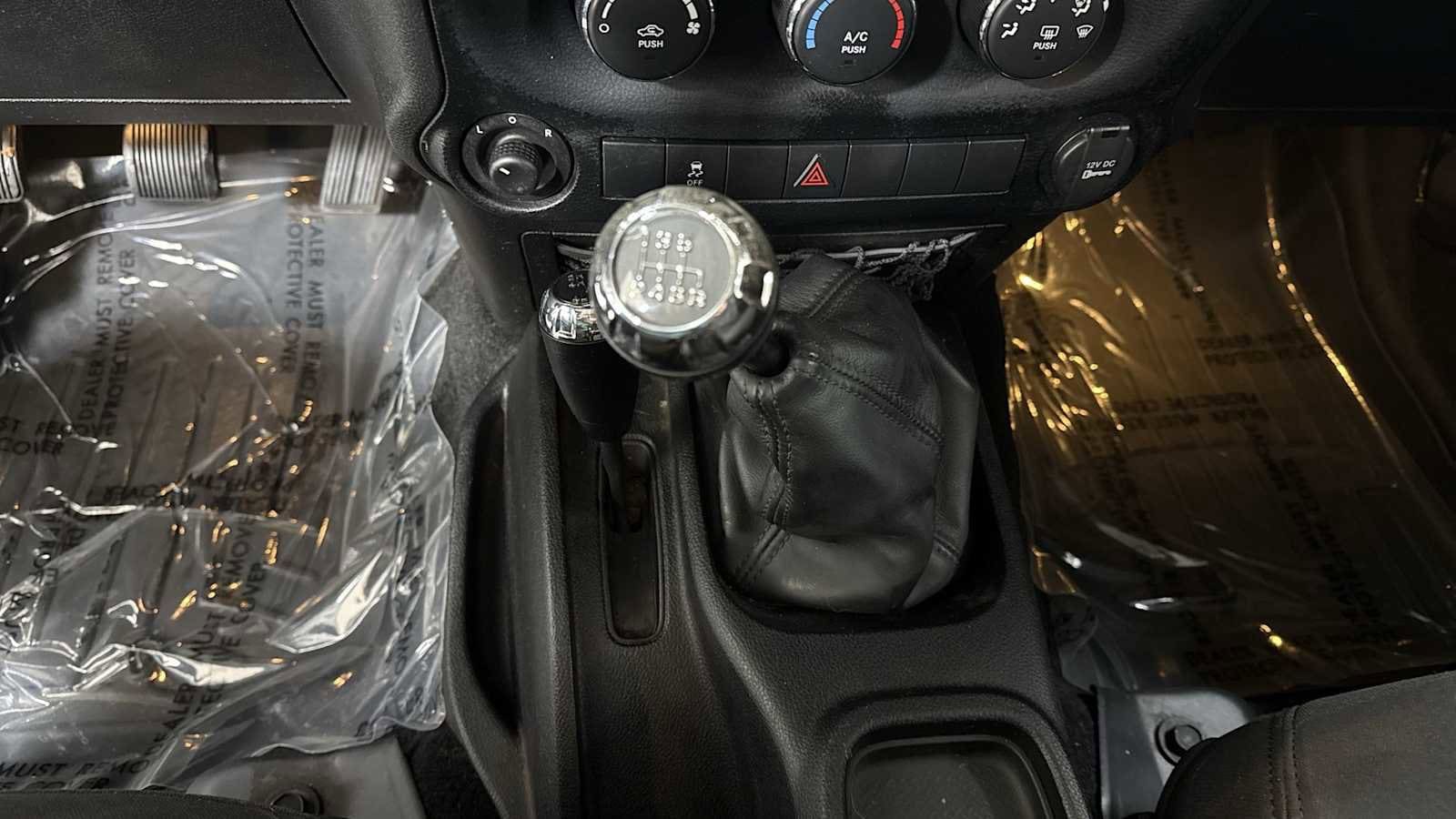 Thumbnail: 2013 Jeep Wrangler - 20