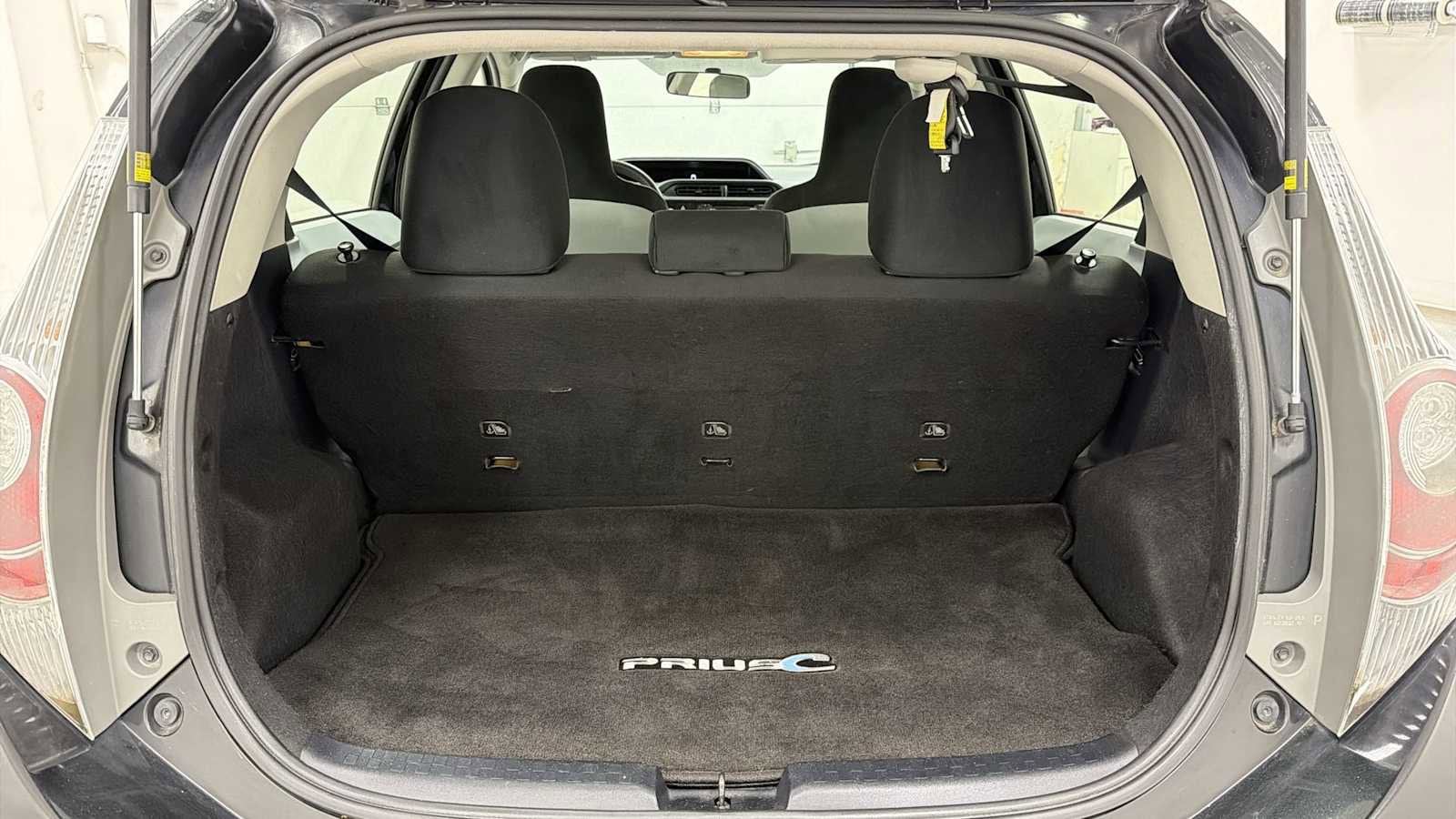 Thumbnail: 2014 Toyota Prius c - 25