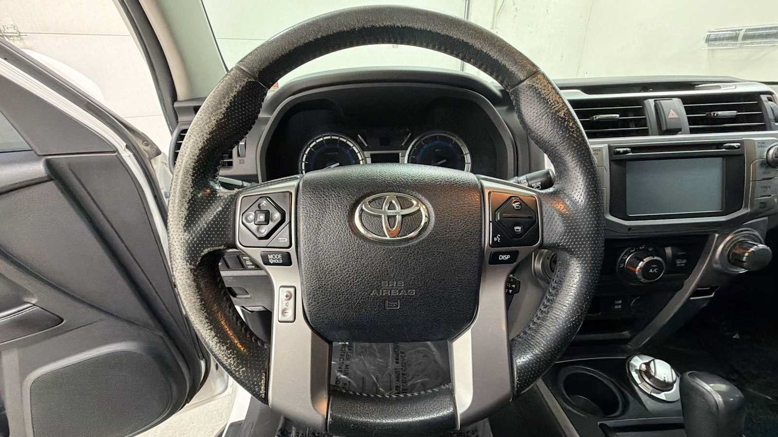 Thumbnail: 2016 Toyota 4Runner - 16