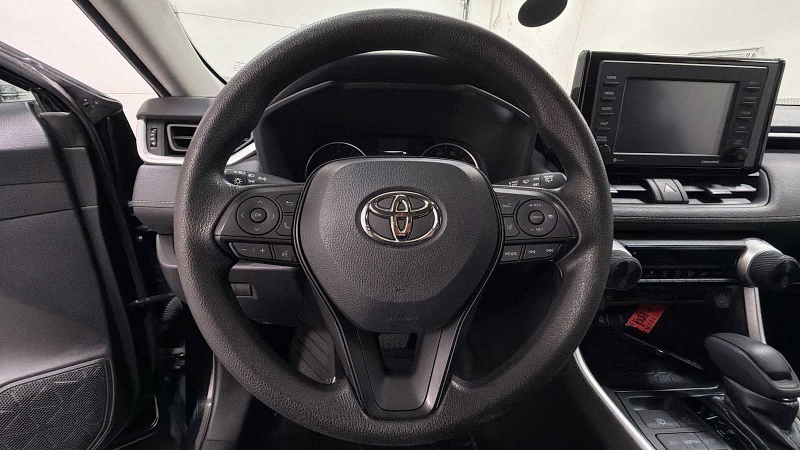 Thumbnail: 2022 Toyota RAV4 - 16