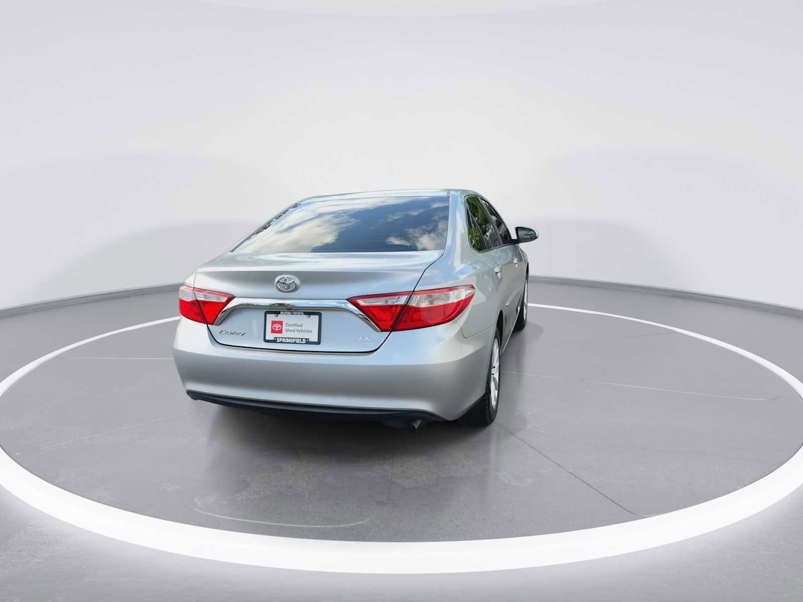 Thumbnail: 2017 Toyota Camry - 7
