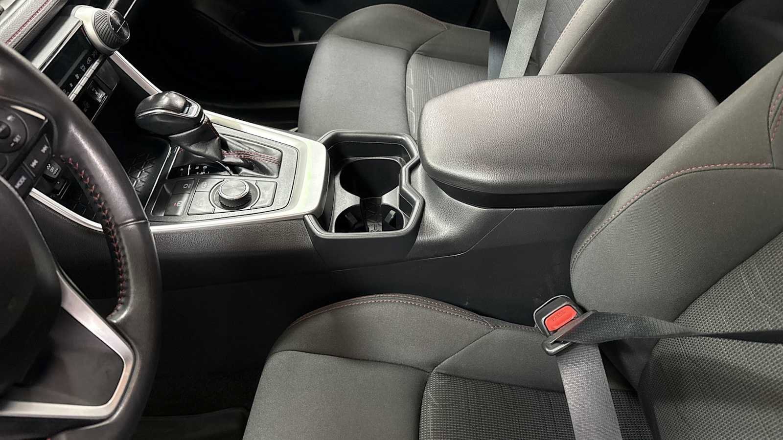 Thumbnail: 2021 Toyota RAV4 - 23