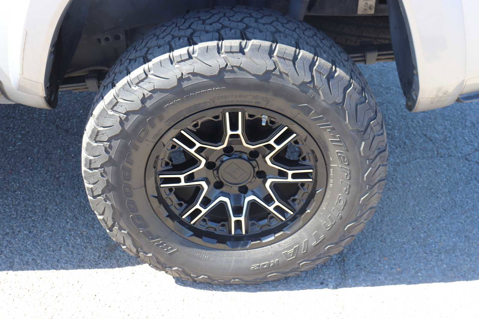 Thumbnail: 2018 Toyota Tacoma - 9