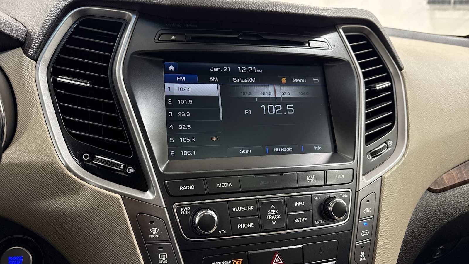 Thumbnail: 2017 Hyundai Santa Fe - 18