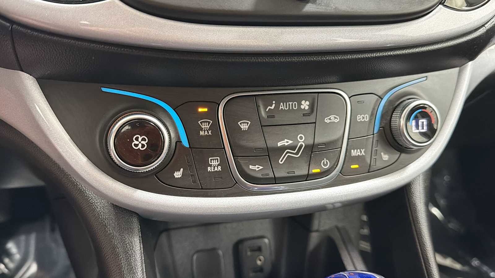 Thumbnail: 2018 Chevrolet Volt - 21