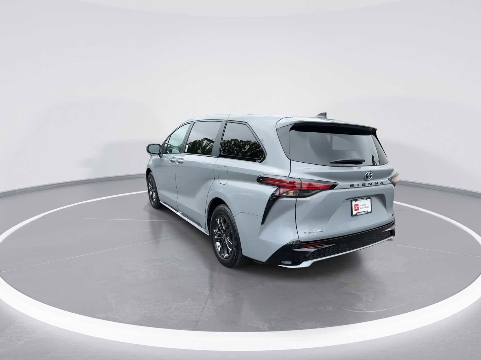 Thumbnail: 2025 Toyota Sienna - 6
