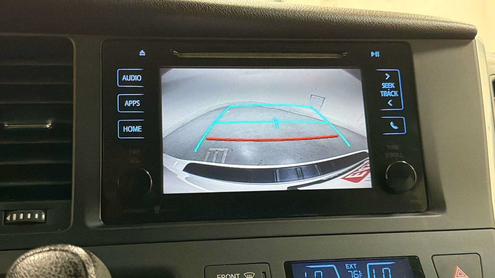 Thumbnail: 2015 Toyota Sienna - 18