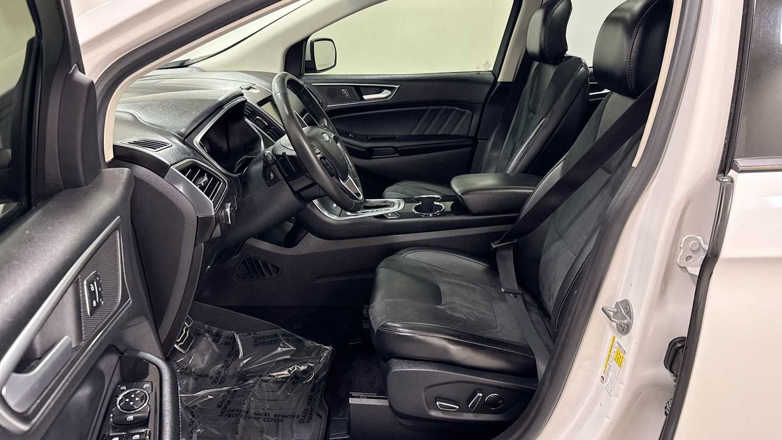 Thumbnail: 2015 Ford Edge - 13