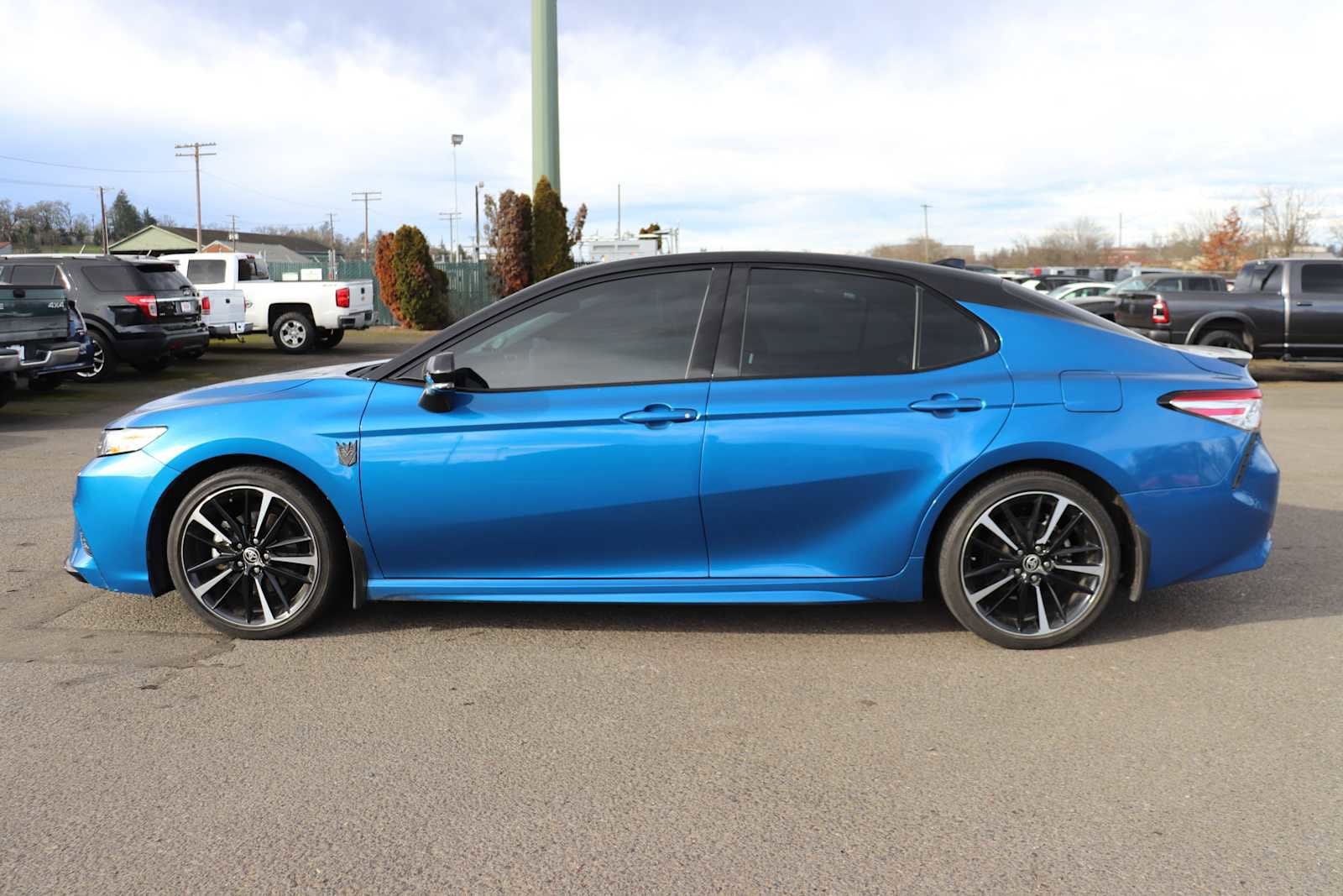 Thumbnail: 2020 Toyota Camry - 8