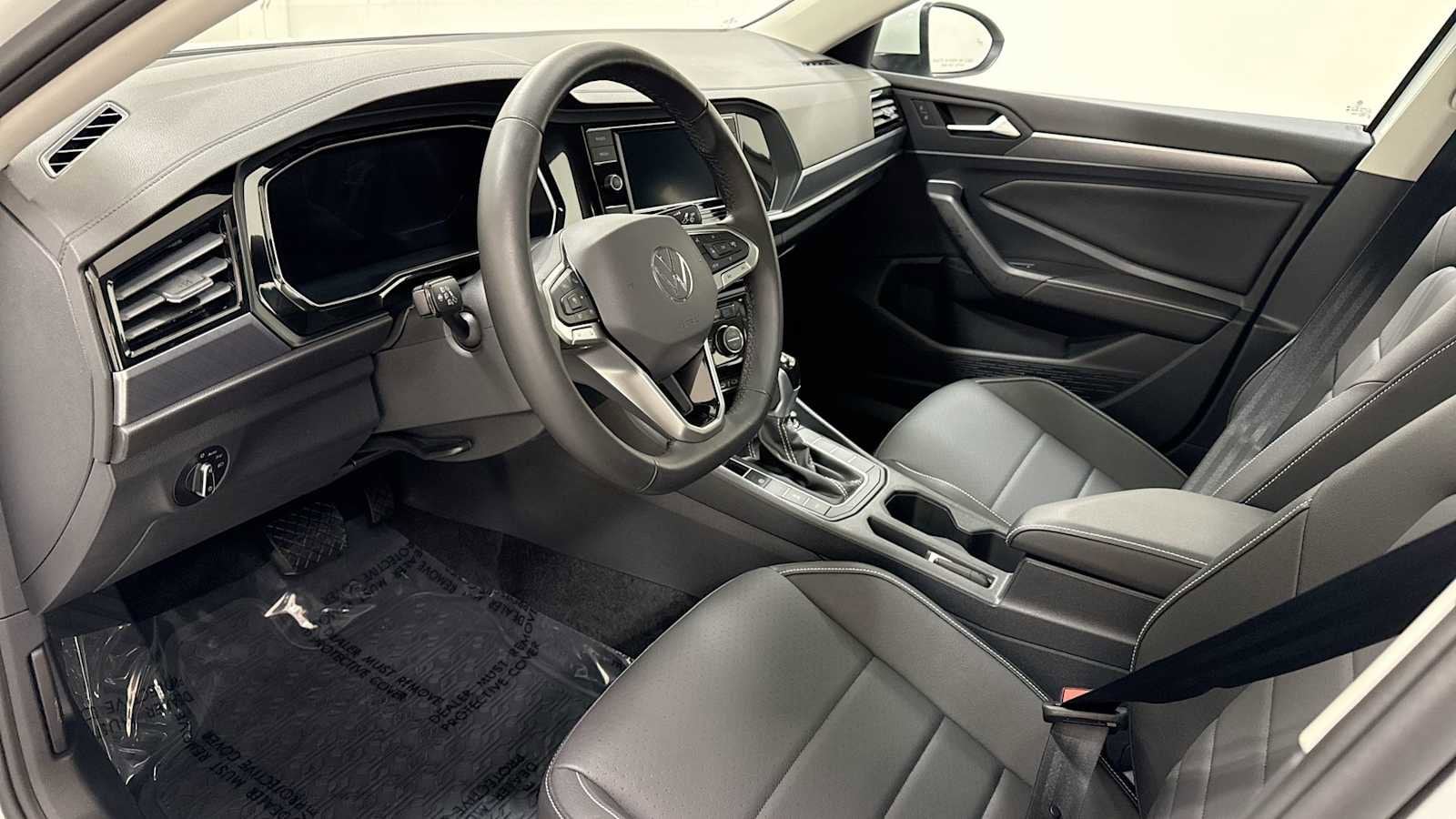 2024 Volkswagen Jetta SE 12