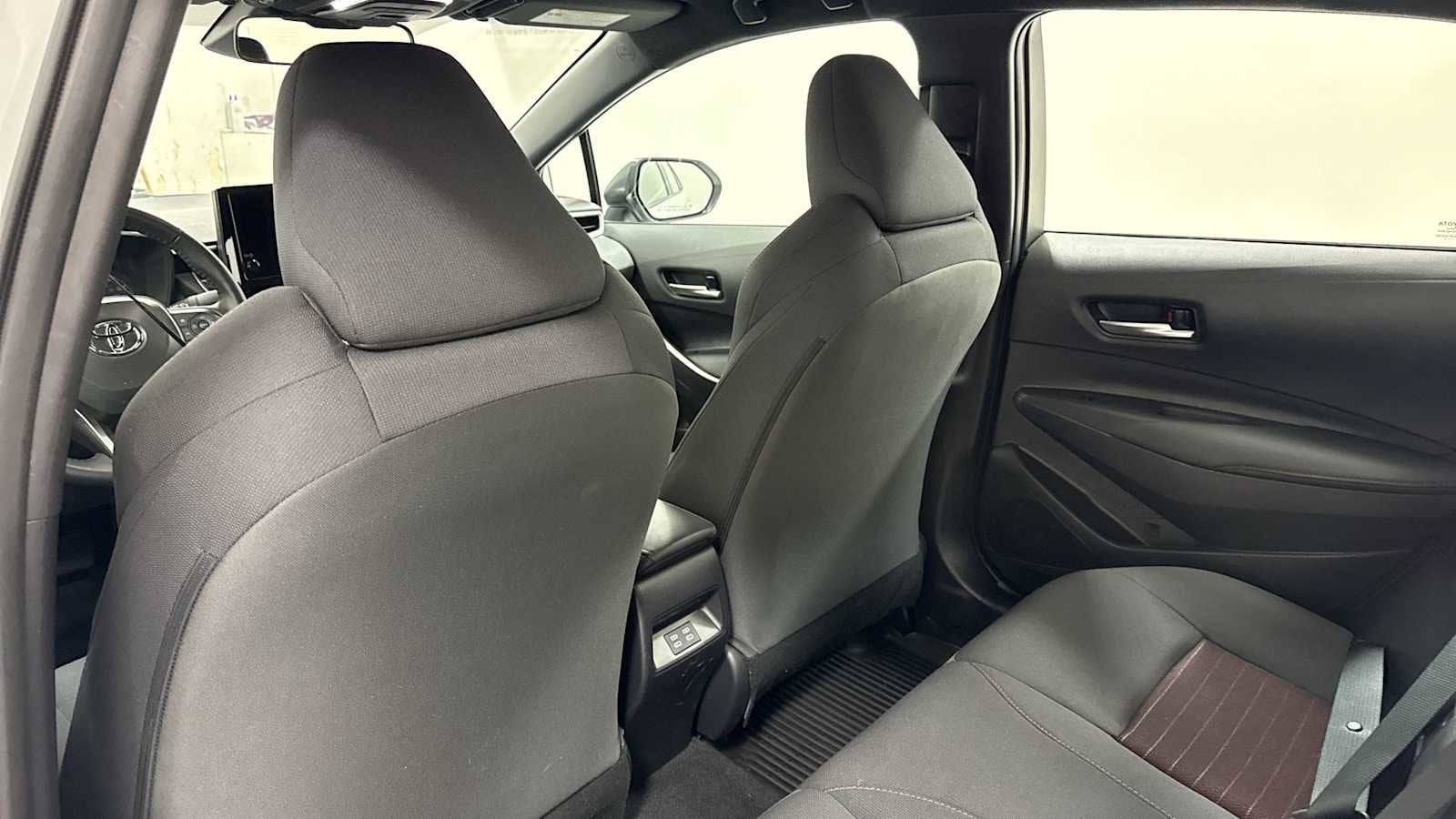 Thumbnail: 2025 Toyota Corolla - 25