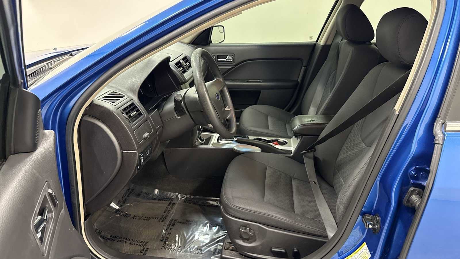 Thumbnail: 2011 Ford Fusion - 13