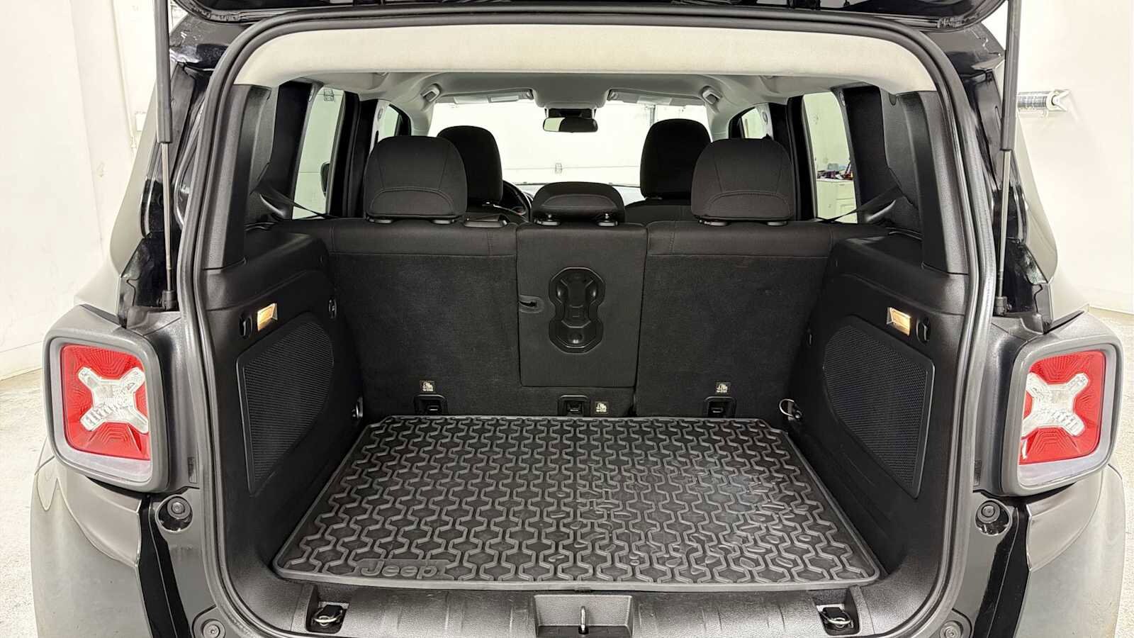 Thumbnail: 2015 Jeep Renegade - 26