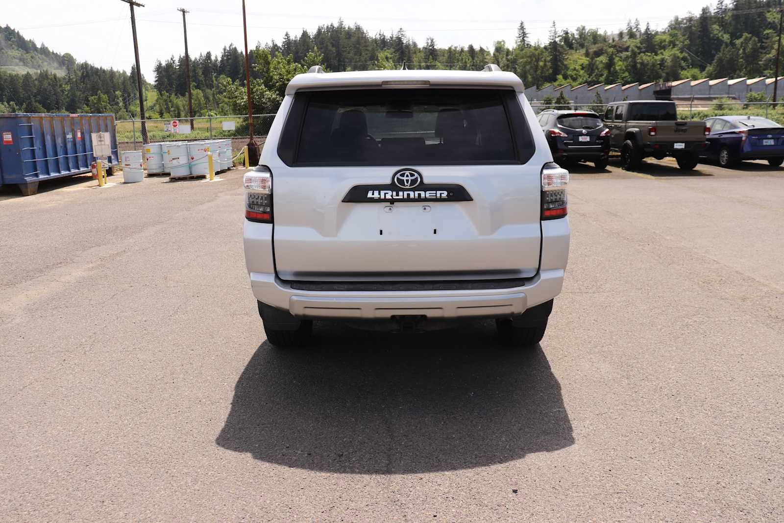 Thumbnail: 2016 Toyota 4Runner - 6