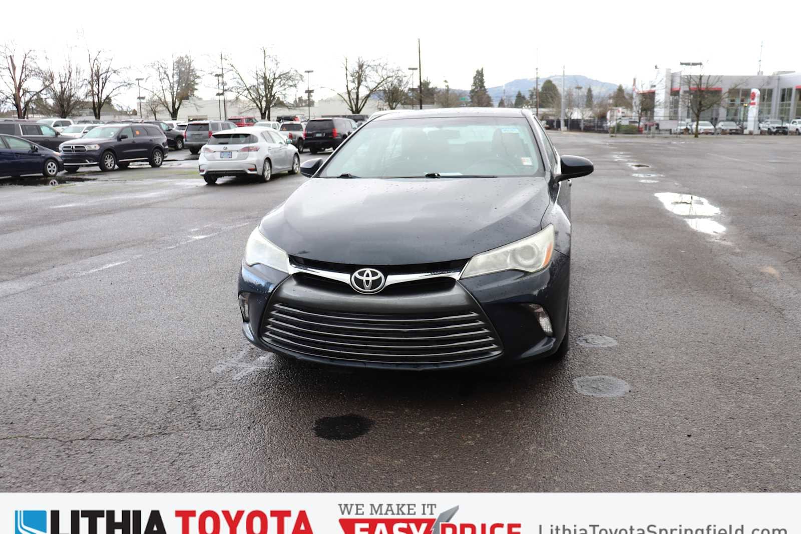 2016 Toyota Camry LE's photo