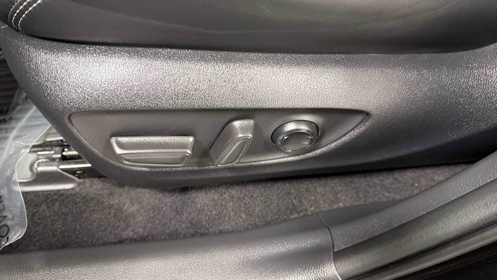 Thumbnail: 2024 Toyota RAV4 - 14