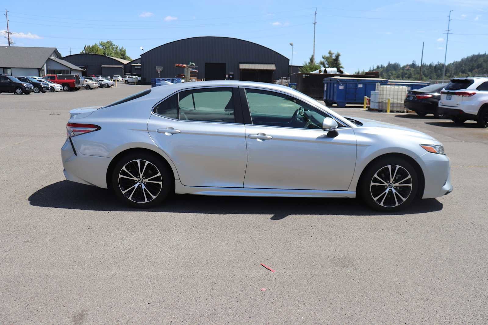 Thumbnail: 2018 Toyota Camry - 4