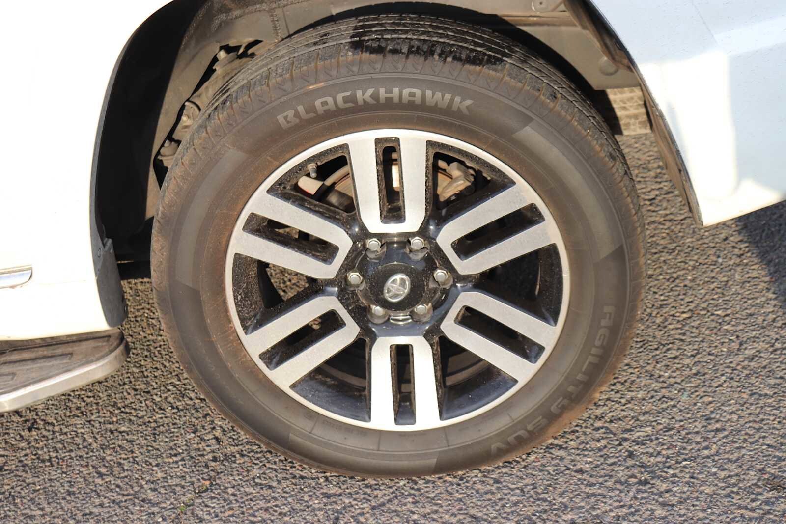 Thumbnail: 2015 Toyota 4Runner - 9