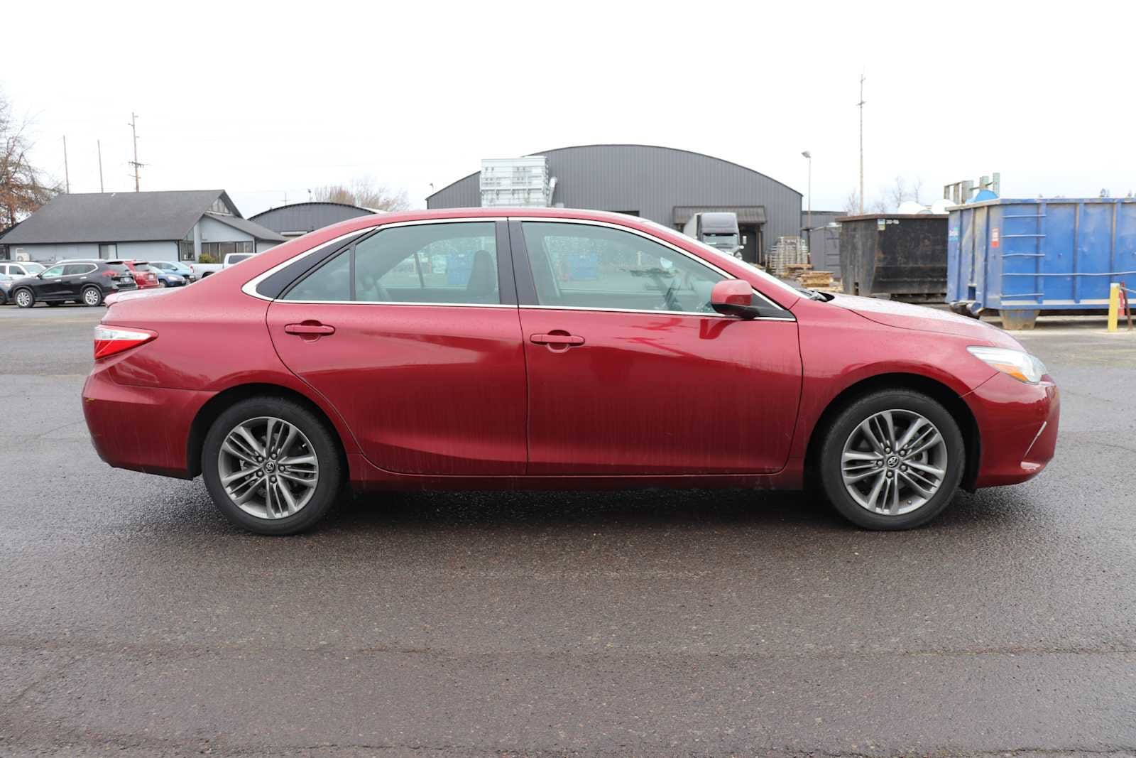 Thumbnail: 2017 Toyota Camry - 4