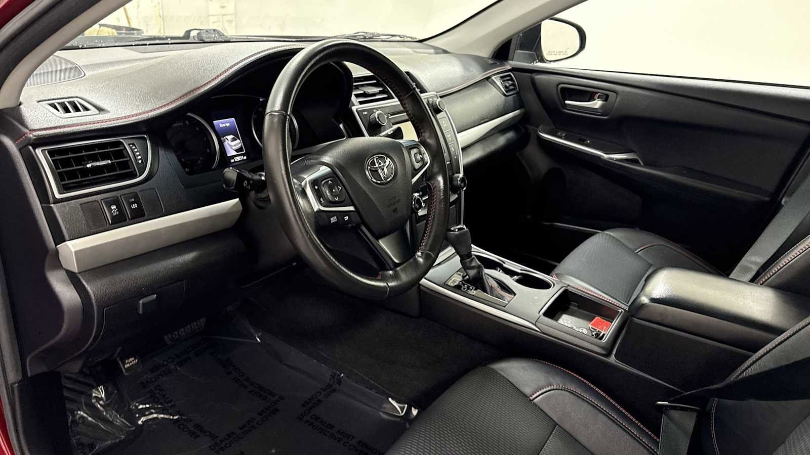 Thumbnail: 2017 Toyota Camry - 12