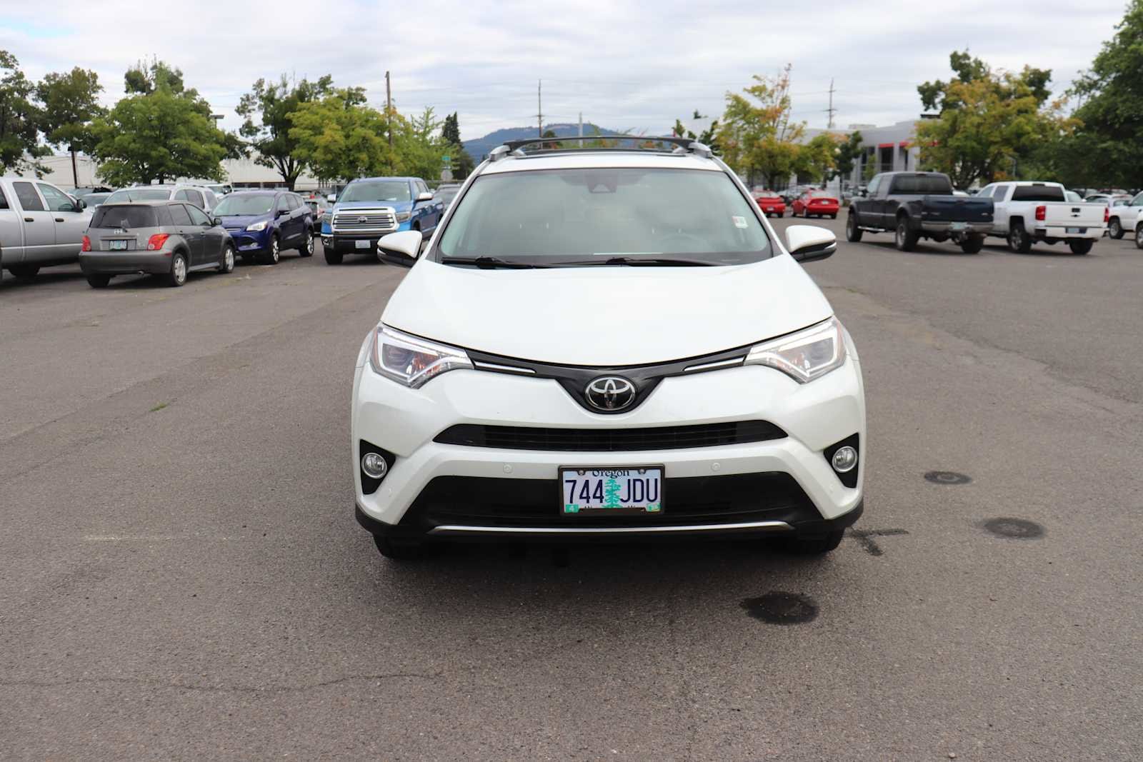 Thumbnail: 2016 Toyota RAV4 - 2