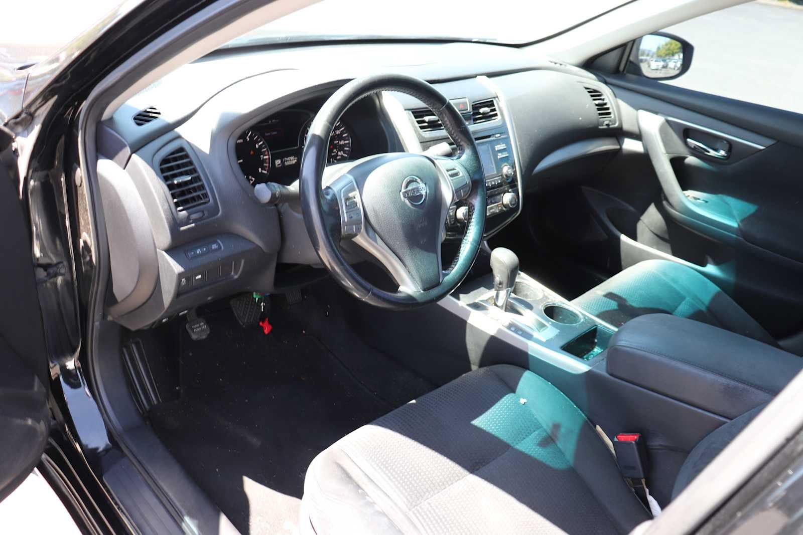Thumbnail: 2015 Nissan Altima - 9