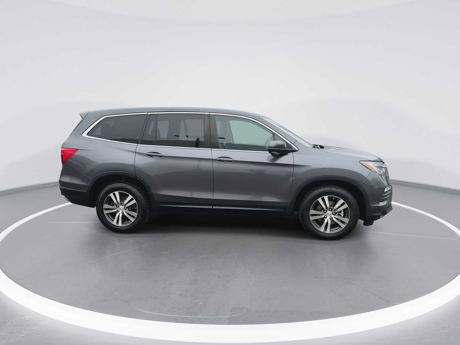 Thumbnail: 2018 Honda Pilot - 9