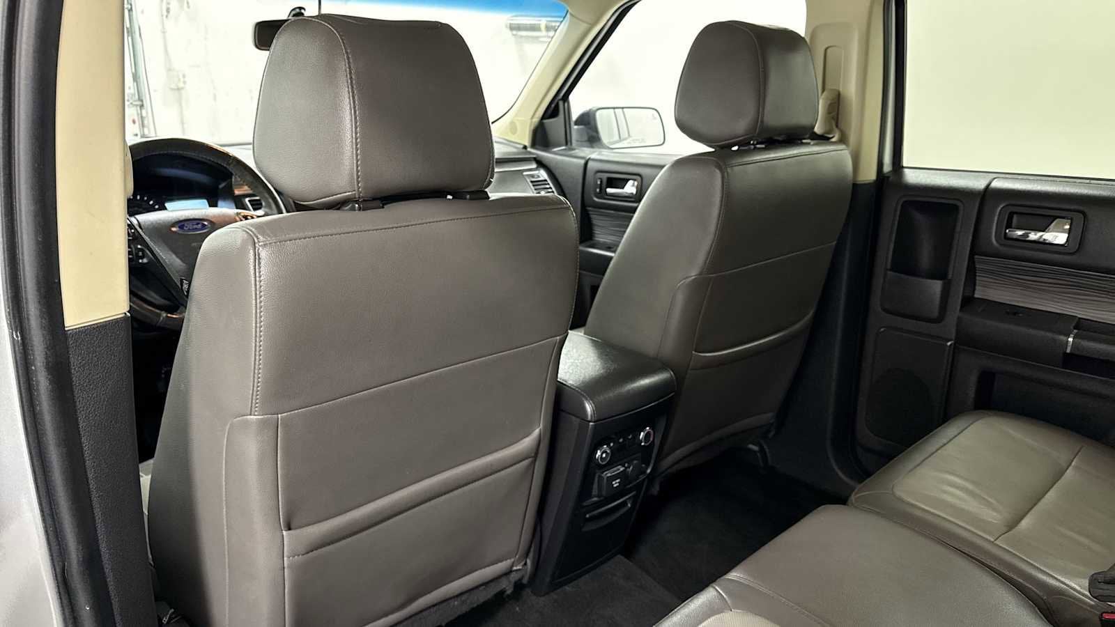 Thumbnail: 2016 Ford Flex - 26