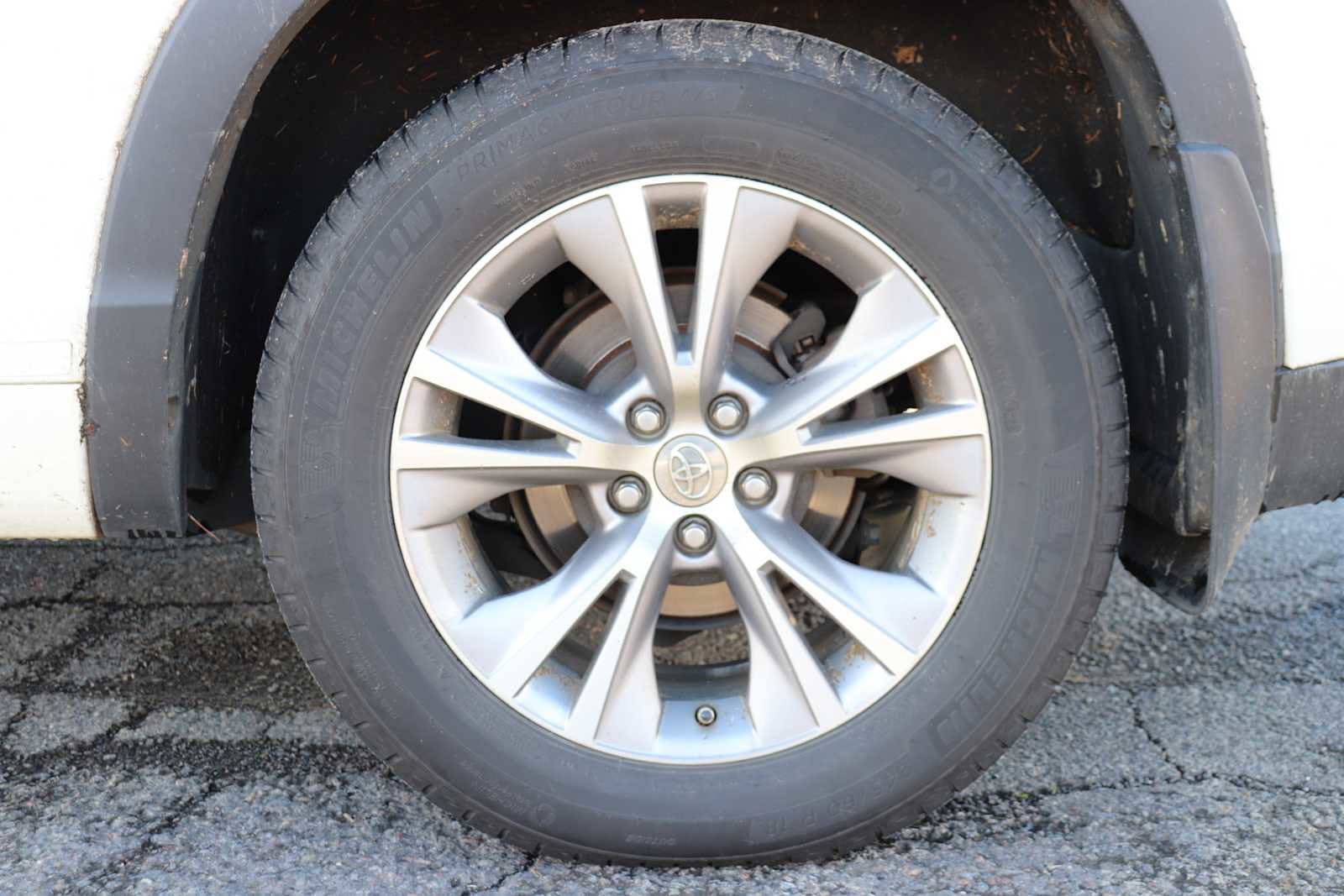 Thumbnail: 2015 Toyota Highlander - 9