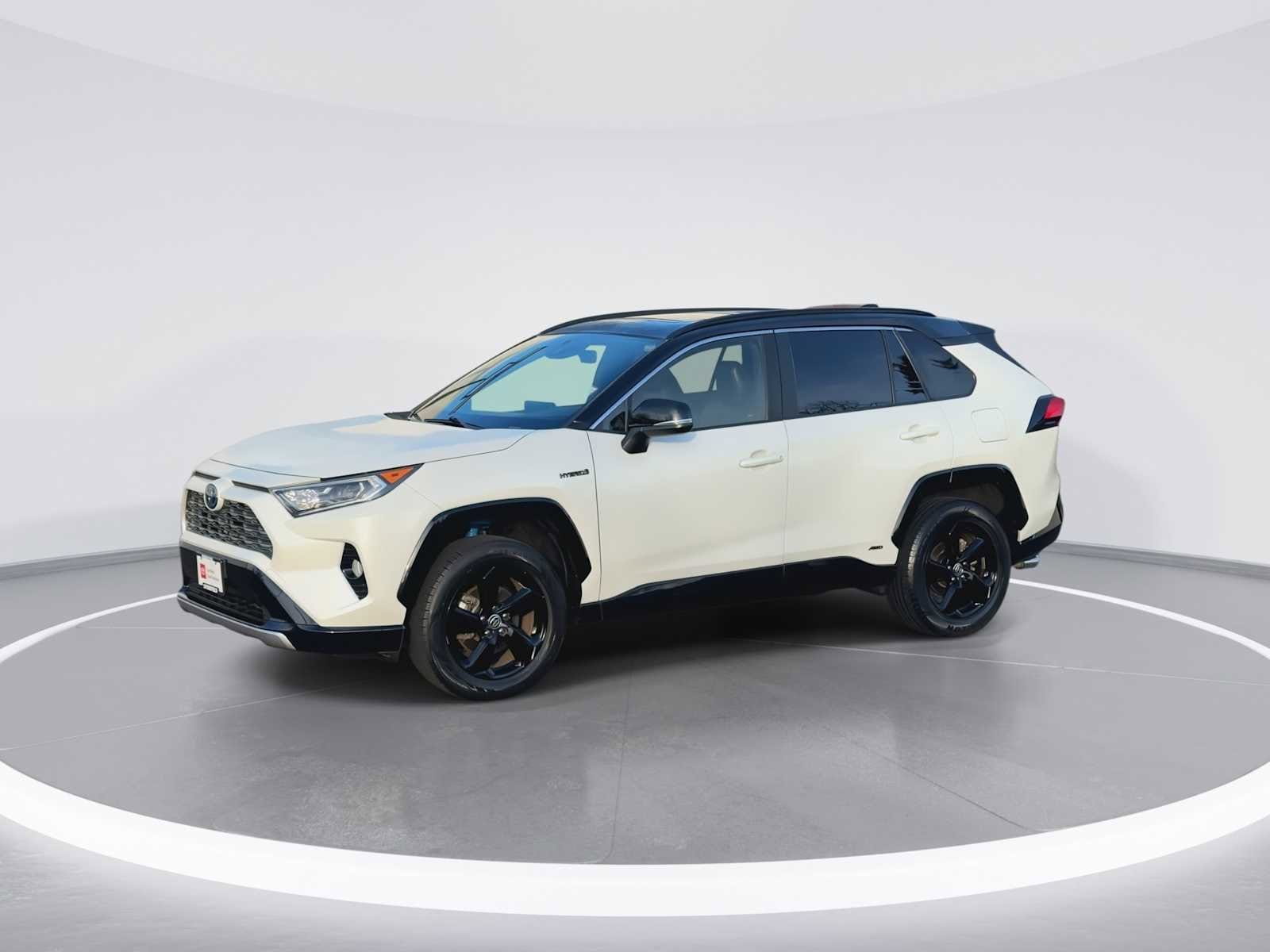 Thumbnail: 2021 Toyota RAV4 - 4