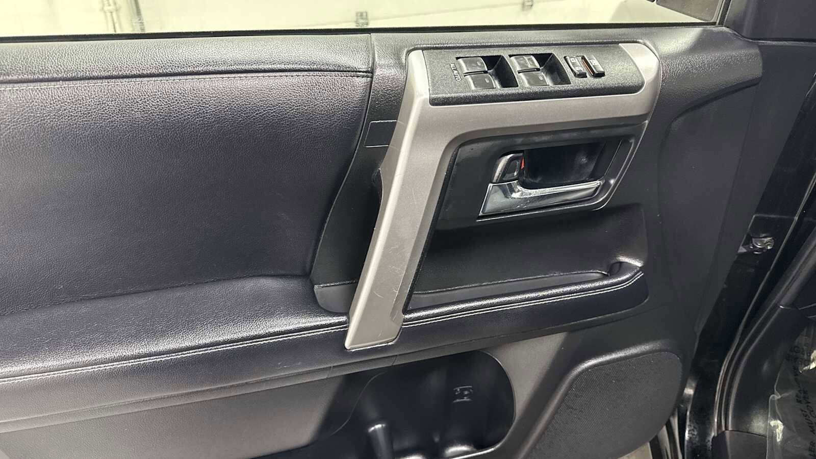 Thumbnail: 2019 Toyota 4Runner - 15