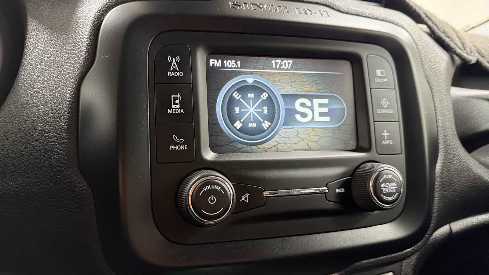 Thumbnail: 2016 Jeep Renegade - 20