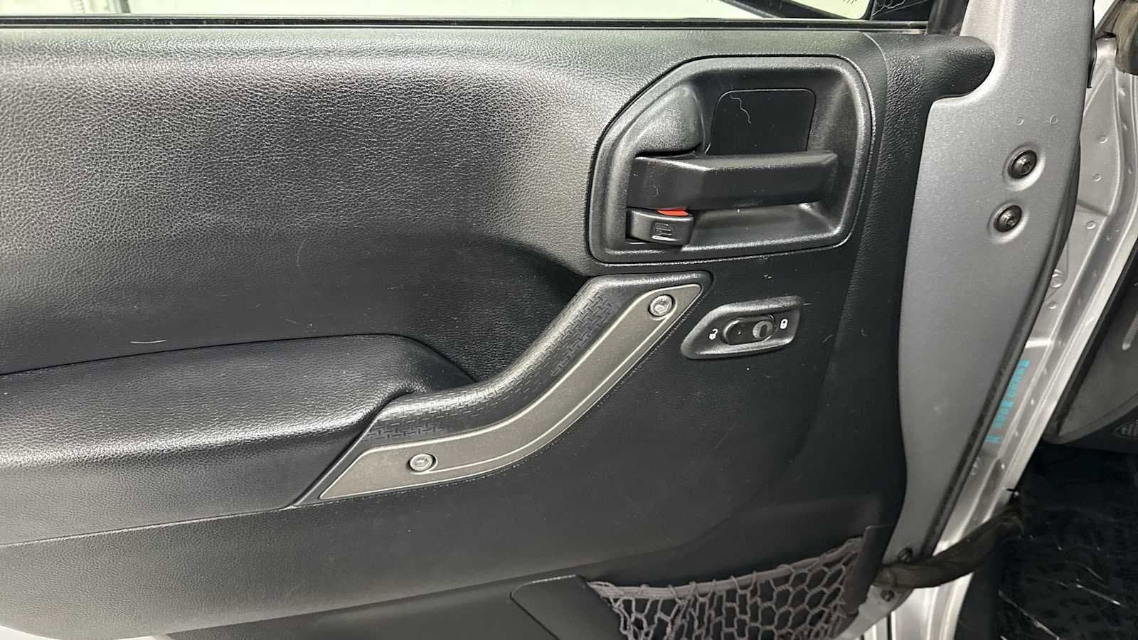 Thumbnail: 2017 Jeep Wrangler - 15