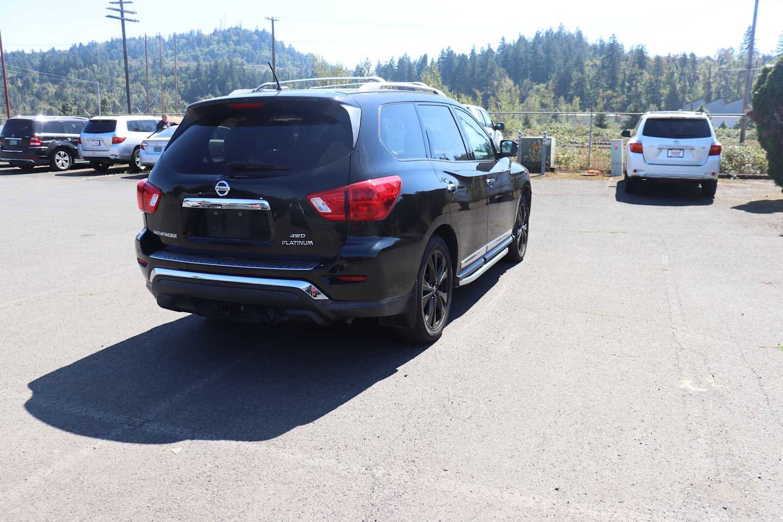 Thumbnail: 2017 Nissan Pathfinder - 5