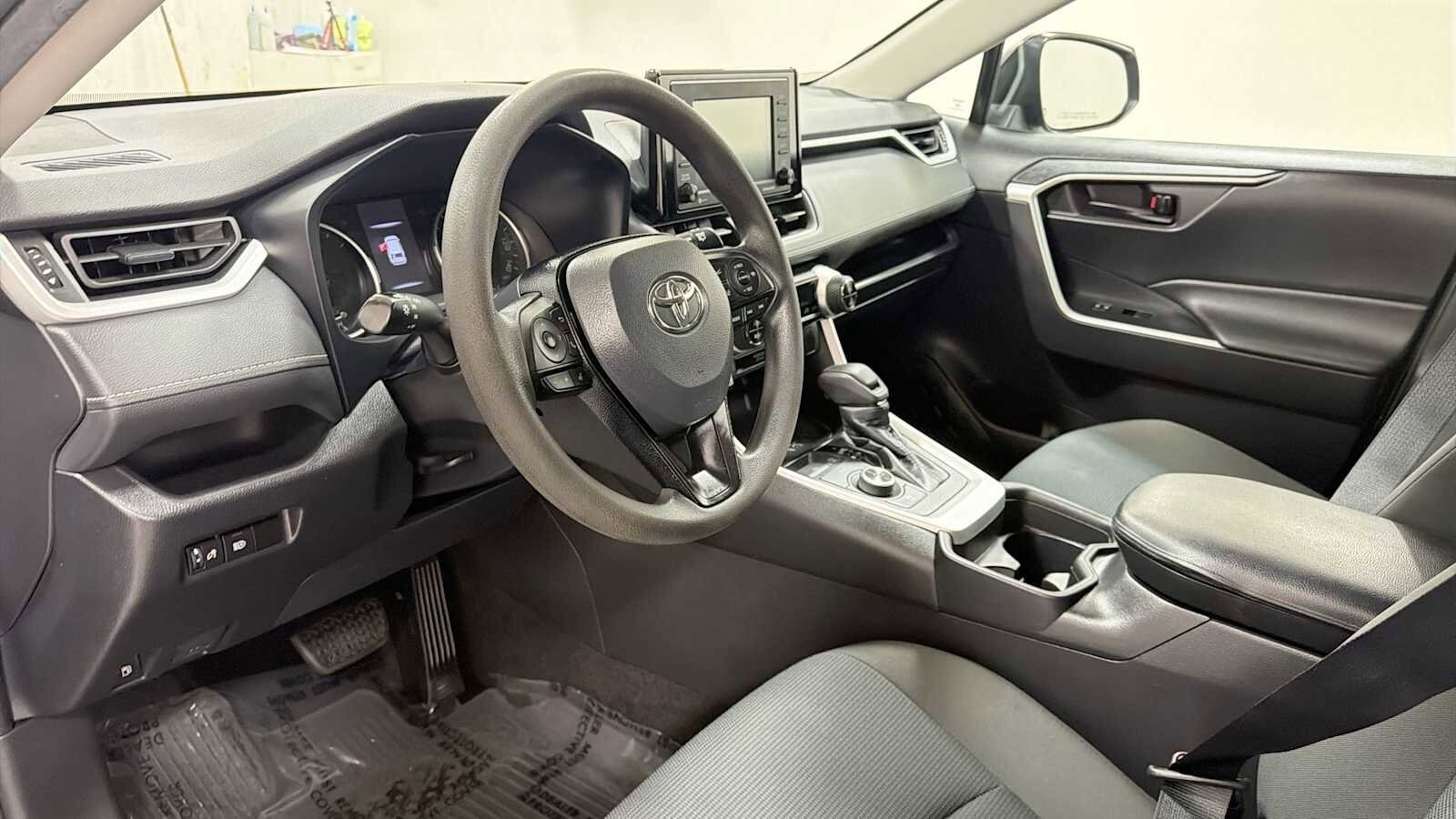 Thumbnail: 2021 Toyota RAV4 - 12