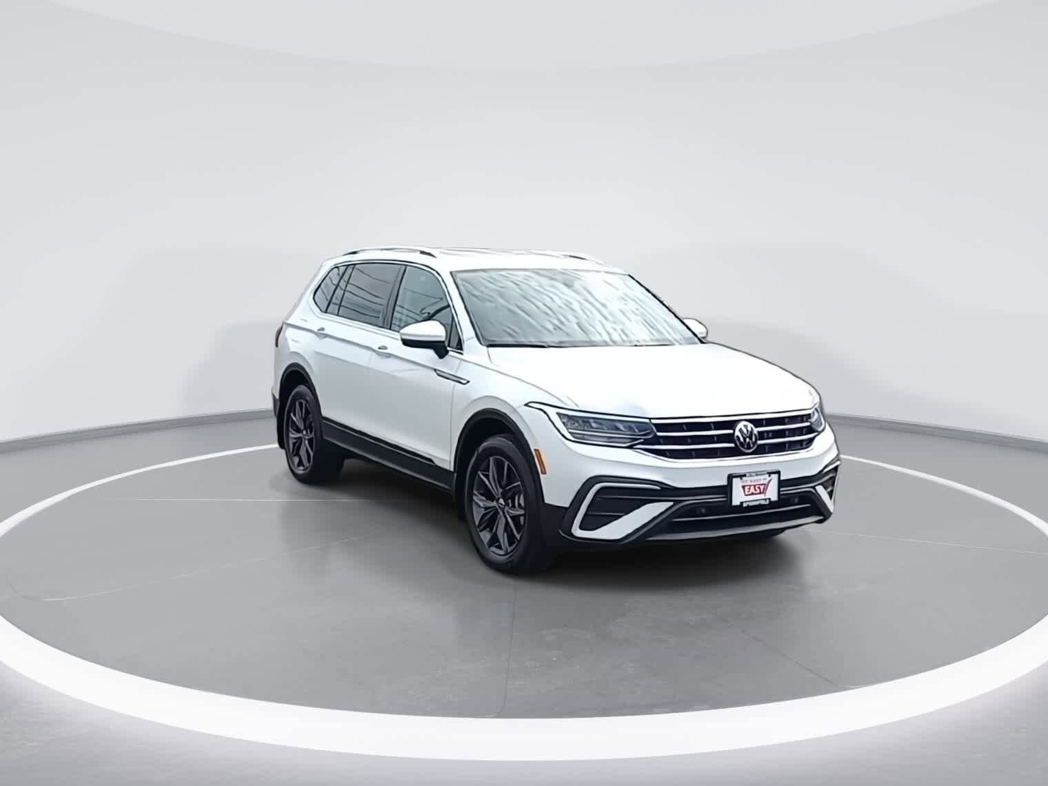 2022 Volkswagen Tiguan SE photo 2