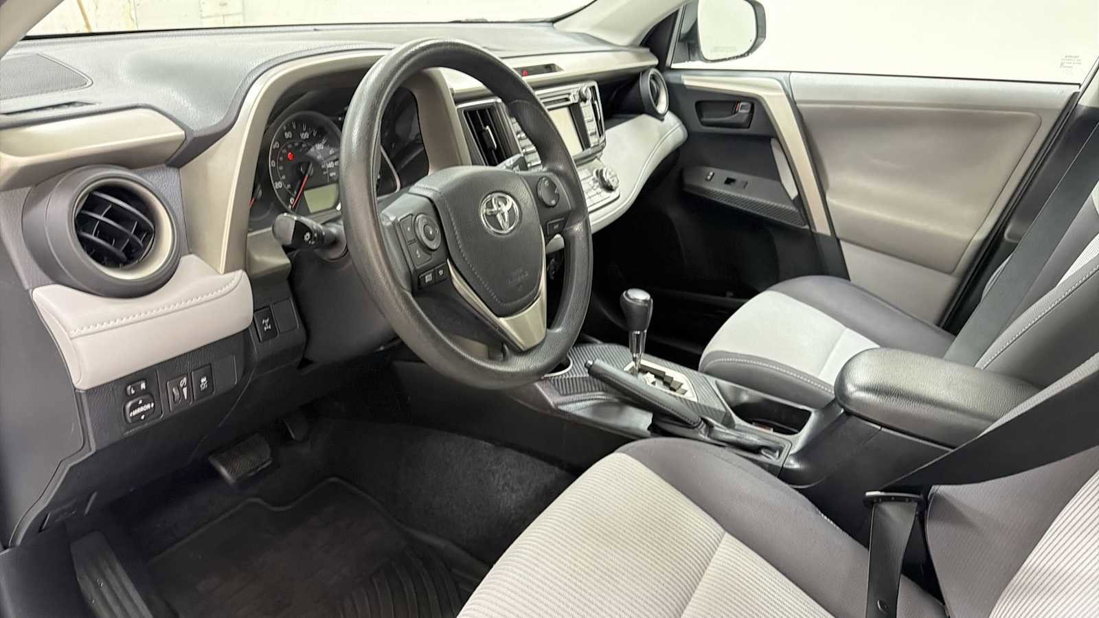 Thumbnail: 2013 Toyota RAV4 - 12