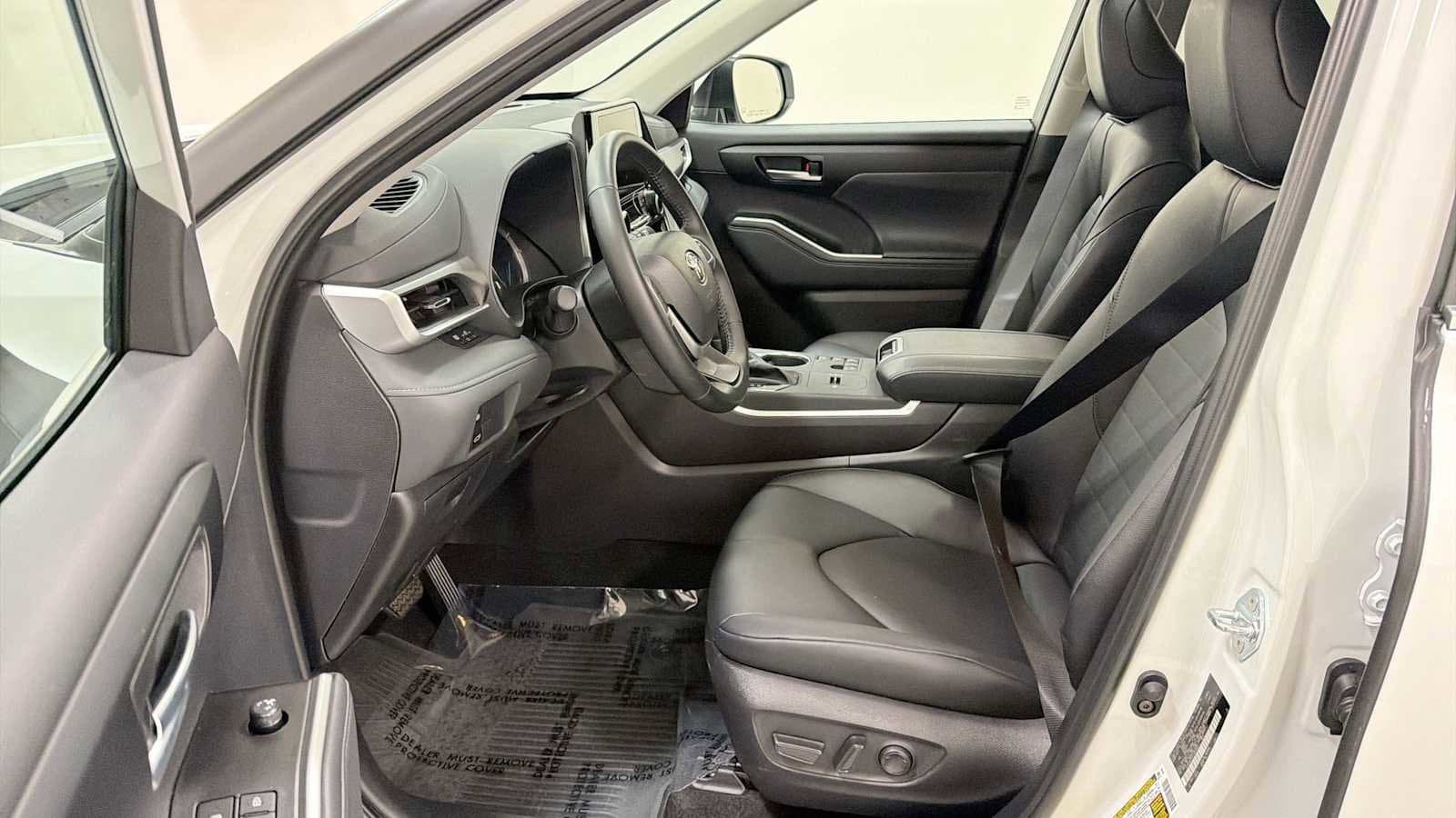 Thumbnail: 2026 Toyota Highlander - 13