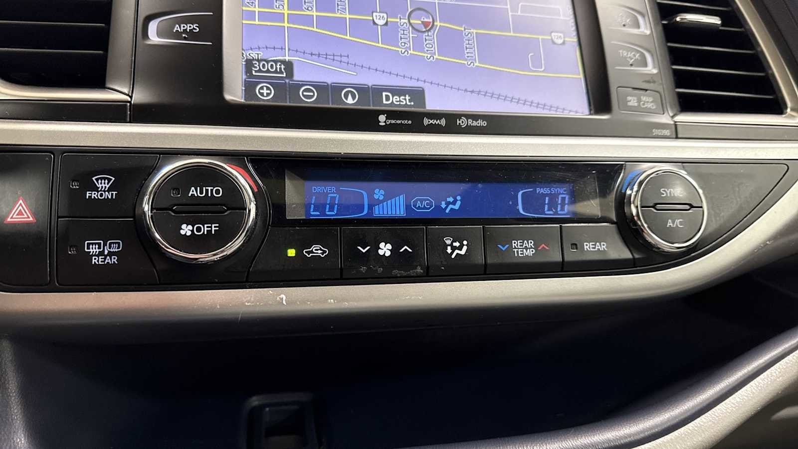 Thumbnail: 2019 Toyota Highlander - 21