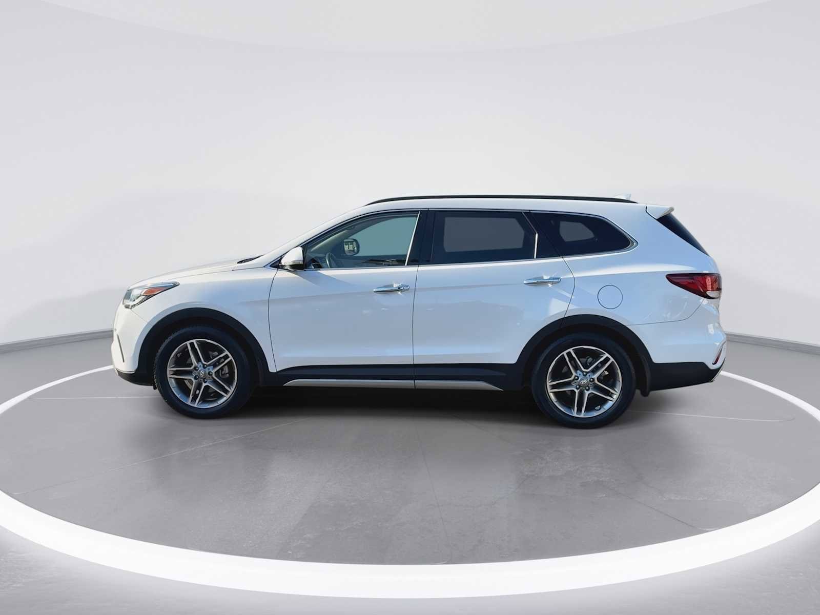 Thumbnail: 2017 Hyundai Santa Fe - 5