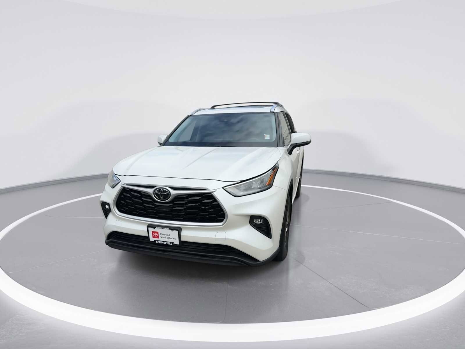 2020 Toyota Highlander XLE photo 3