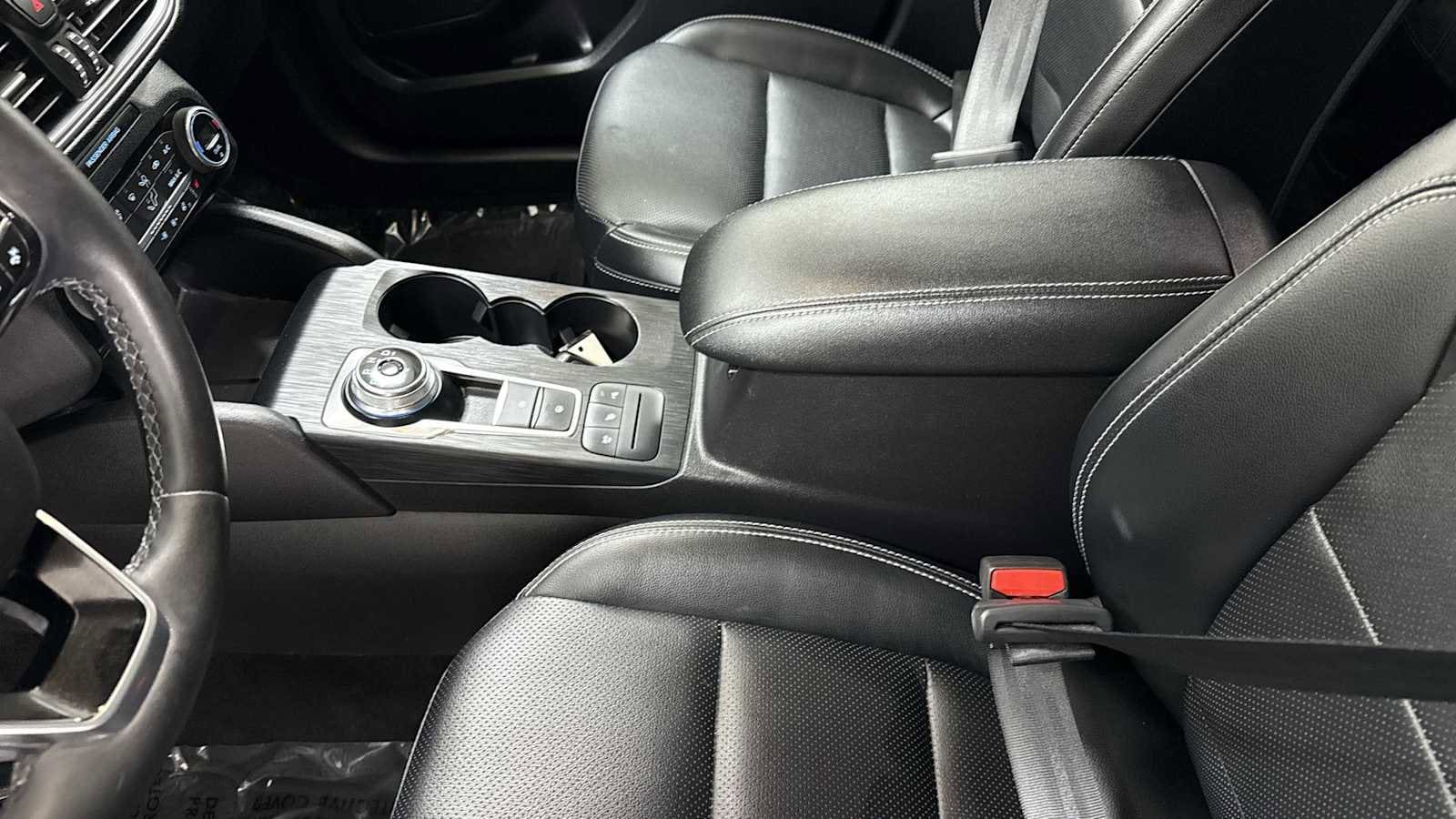 Thumbnail: 2021 Ford Escape - 23