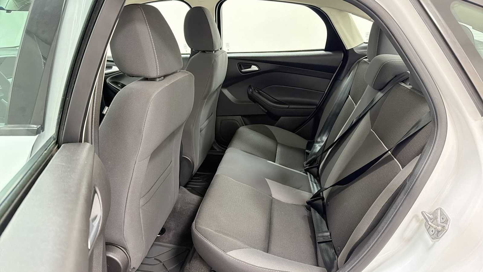 Thumbnail: 2014 Ford Focus - 22