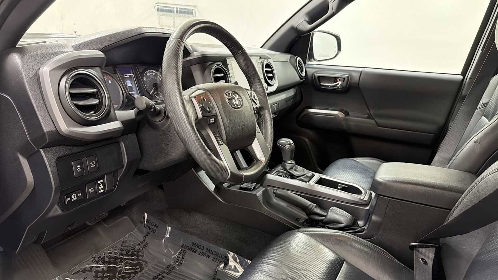 Thumbnail: 2021 Toyota Tacoma - 12