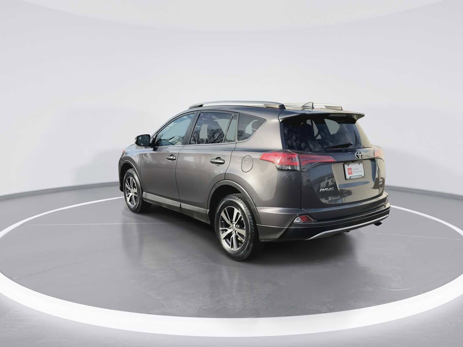 Thumbnail: 2017 Toyota RAV4 - 6