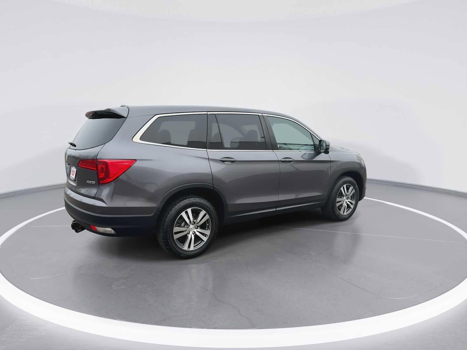 Thumbnail: 2018 Honda Pilot - 8