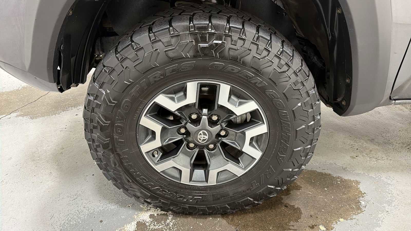 Thumbnail: 2018 Toyota Tacoma - 10