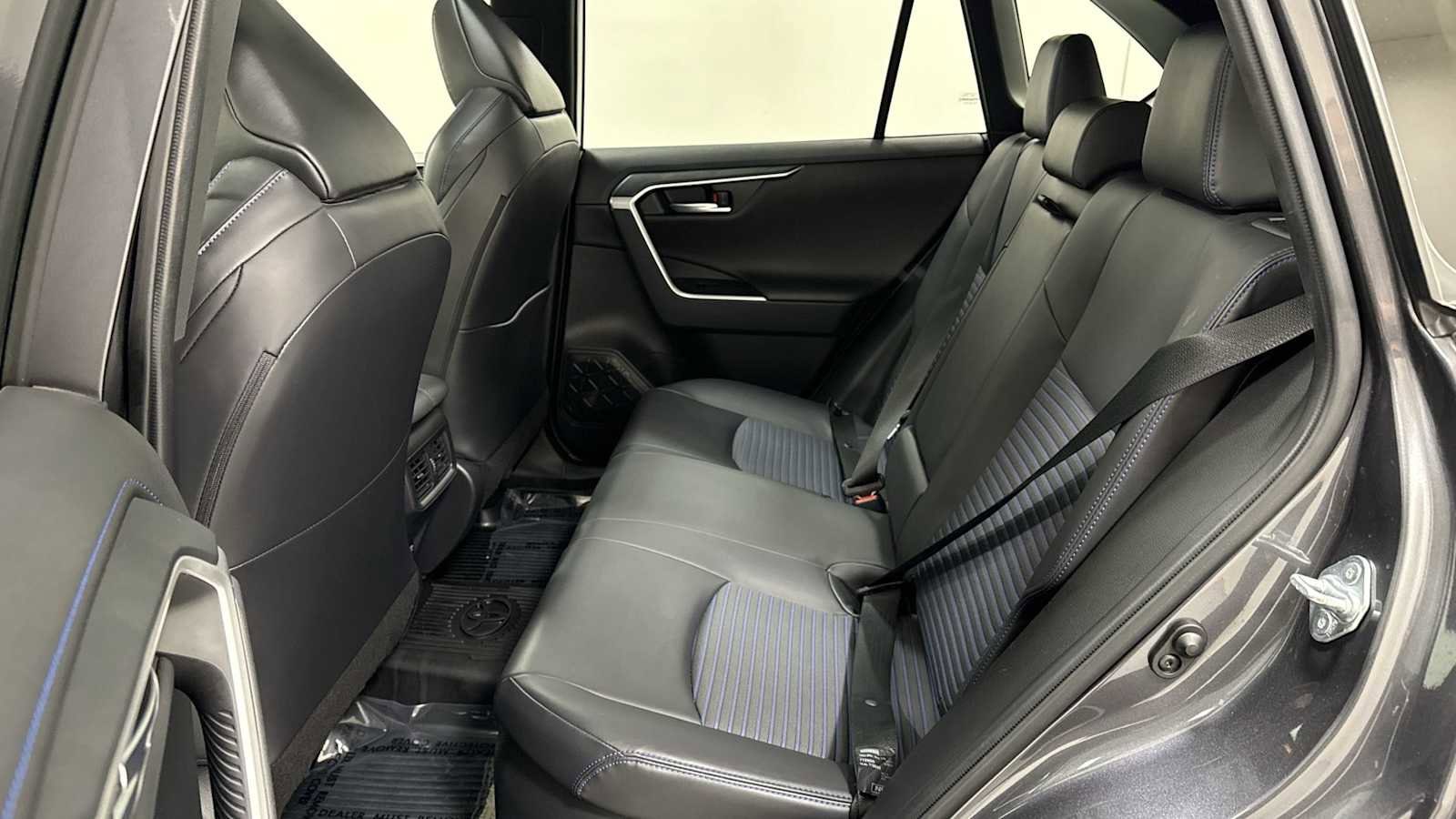 Thumbnail: 2019 Toyota RAV4 - 25